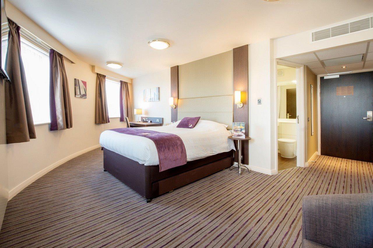 Premier Inn Cambridge City Centre Exterior photo
